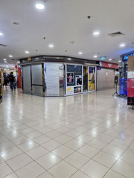 Queensway Tower / Queensway Shopping Centre (D3), Retail #523111241